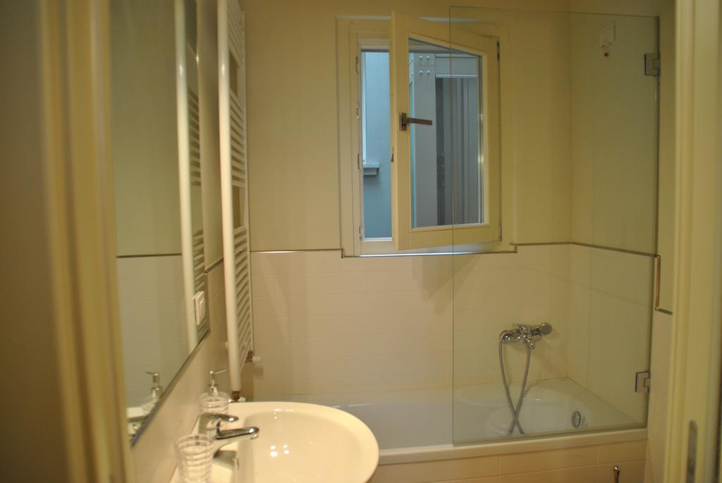 Hotel Dietro L'Angolo Brescia Zimmer foto