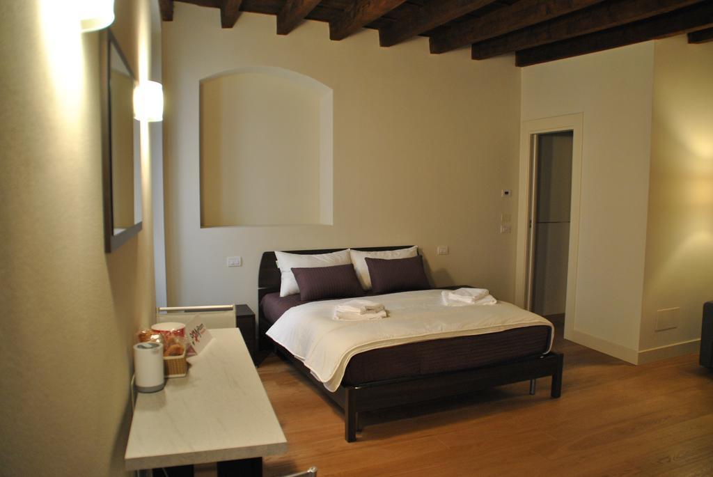 Hotel Dietro L'Angolo Brescia Zimmer foto
