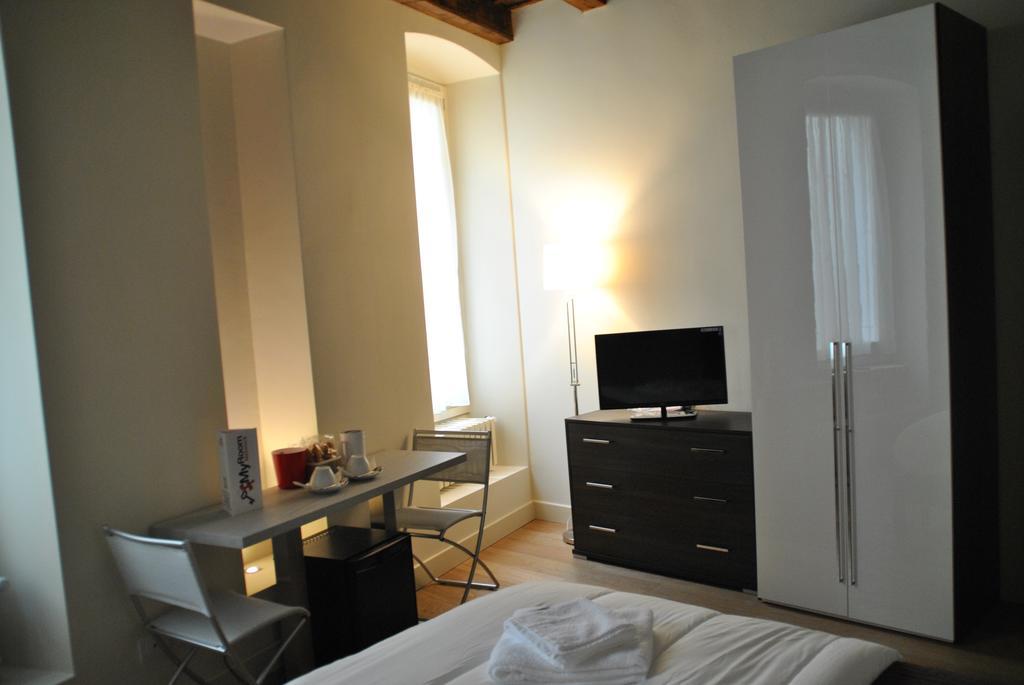 Hotel Dietro L'Angolo Brescia Zimmer foto